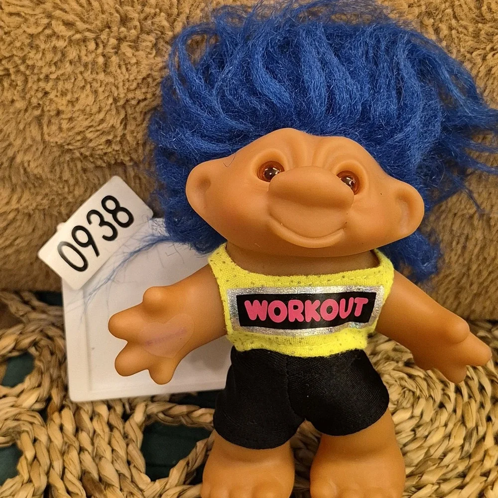✅2001 Playmates Totally Troll Susie S. Slim Series 2 Doll with Passport#️⃣0938